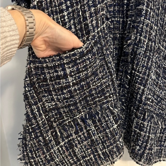 Cape Poncho Black & White!! - Picture 3 of 12